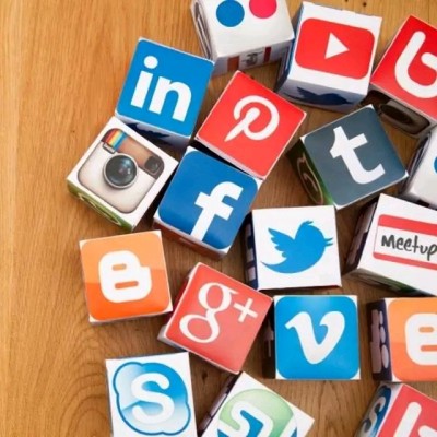 سوشيال ميديا