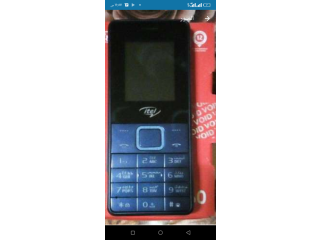 موبايل استعمال اقل من اسبوع كاميرا واثنين شريحه وراديو كارت ميموري