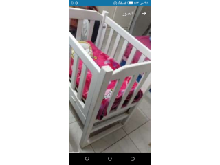 سرير اطفال ثابت وهزاز عموله لقطه