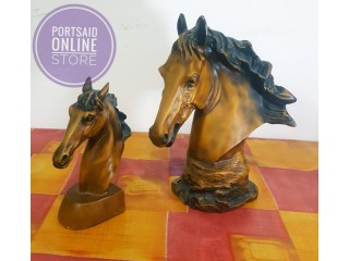 مجموعة تماثيل وتحف