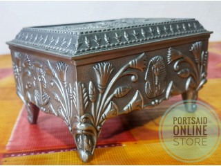 مجموعة كاملة من التحف الفنية للبيع بالقطعة أو بالكامل