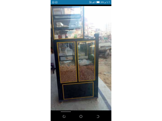 الفاترين كليب وسجائر وحلويات