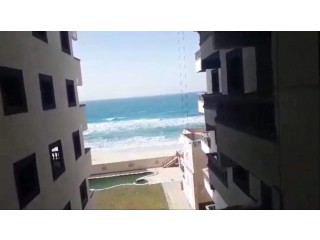 شقه اول الساحل الشمالى الكيلو ٢٦ أمام البحر مباشرة دور رابع ٢ اسانسير ع الطوب الاحمر