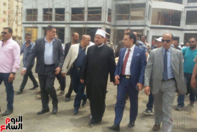 shkh-llbyaa-fy-kombond-alaaamlyn-bozar-alaokaf-alandls-big-1